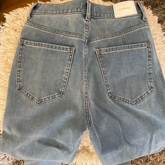 Express Slim Super High Rise Lightwash Jeans - Picture 3 of 6